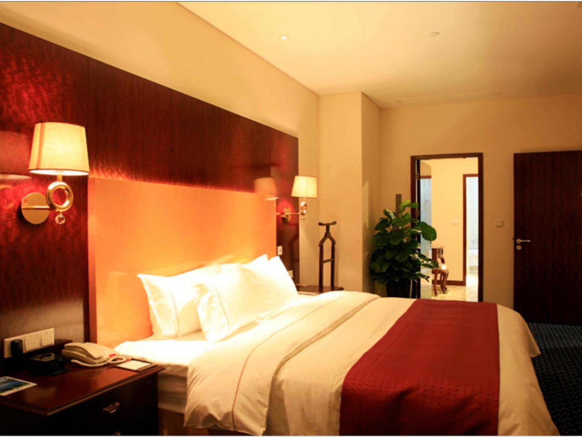 Teda International Club Hotel Тиендзин Екстериор снимка